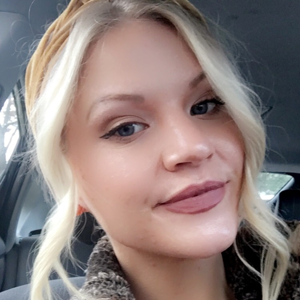 Meet your Posher, Alissa